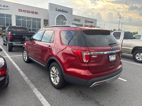 Used 2016 Ford Explorer XLT w/ Equipment Group 202A FWD image 4