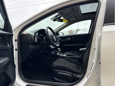 Used 2019 Kia Forte S w/ S Premium Package image 9