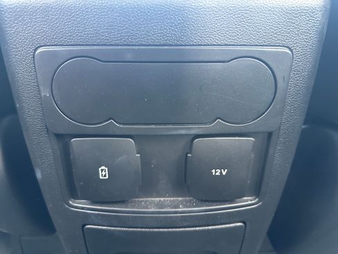Used 2024 Ford Explorer XLT w/ Equipment Group 202A AWD/4WD image 32