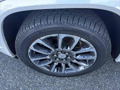 Used 2020 GMC Acadia Denali w/ Technology Package image 11