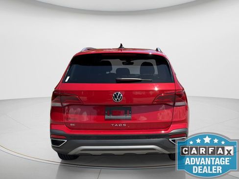 Used 2023 Volkswagen Taos SE w/ Panoramic Sunroof Package FWD image 7