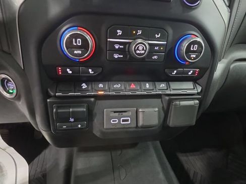 Used 2021 Chevrolet Silverado 1500 LT AWD/4WD image 15