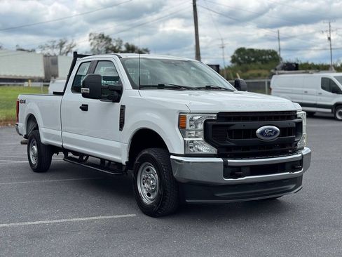 Used 2022 Ford F250 XL w/ Power Equipment Group AWD/4WD image 3
