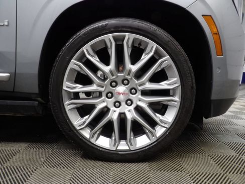 Used 2026 GMC Yukon Denali w/ Denali Reserve Package AWD/4WD image 11