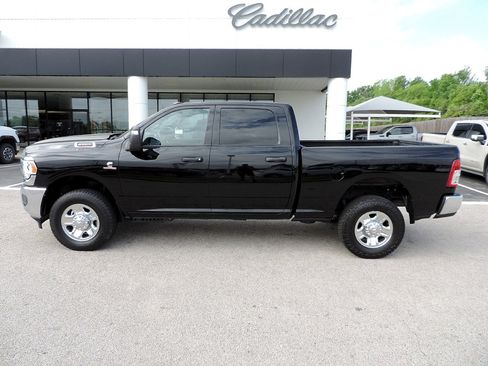 Used 2024 RAM 2500 Tradesman w/ Chrome Appearance Group image 8