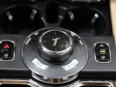 Used 2015 Rolls-Royce Wraith RWD image 62