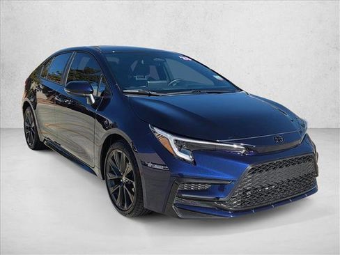 Certified 2025 Toyota Corolla SE image 3