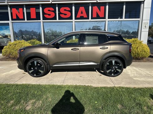 New 2026 Nissan Kicks SR image 3