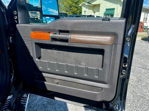 Used 2016 Ford F350 King Ranch w/ King Ranch w/Chrome Package image 32