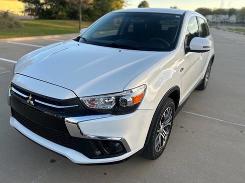 Used 2019 Mitsubishi Outlander Sport ES image 2