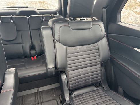 Used 2025 Ford Explorer ST-Line image 16