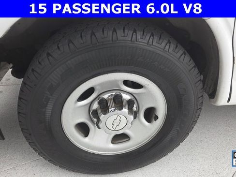 Used 2018 Chevrolet Express 3500 LT w/ LT Preferred Equipment Group image 19