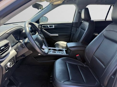 Used 2023 Ford Explorer XLT w/ Equipment Group 202A AWD/4WD image 6