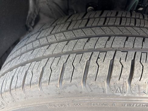 Used 2025 Toyota RAV4 XLE w/ Convenience Package image 2