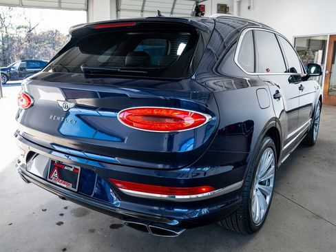 Used 2021 Bentley Bentayga image 28