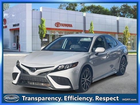 Certified 2024 Toyota Camry SE image 4