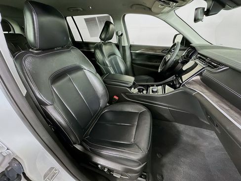 Certified 2023 Jeep Grand Cherokee L Limited w/ Black Appearance Package AWD/4WD image 40