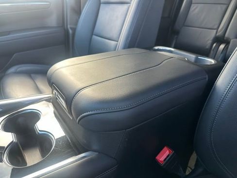 Certified 2025 Chevrolet Suburban Z71 AWD/4WD image 12