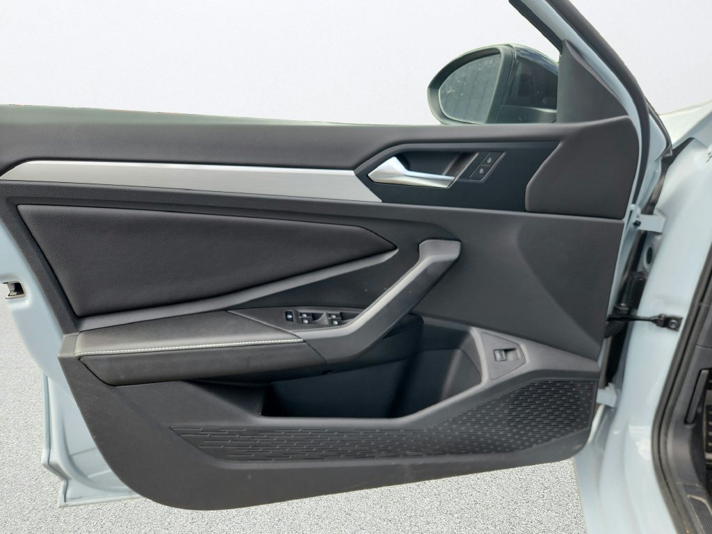 Certified 2025 Volkswagen Jetta Sport FWD image 20
