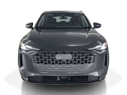 Certified 2025 Audi Q5 Premium w/ Convenience Package image 6