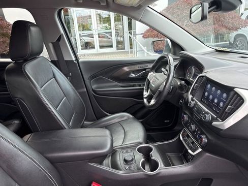 Used 2022 GMC Terrain SLT w/ Infotainment Package II image 33