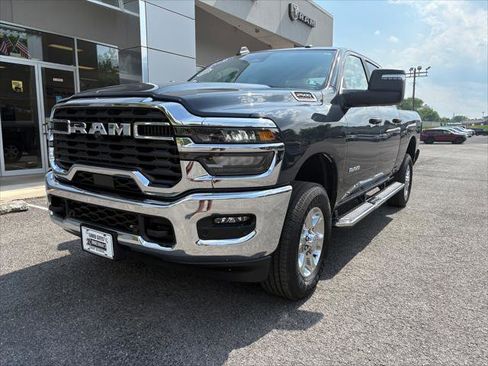 Certified 2026 RAM 2500 Big Horn AWD/4WD image 3