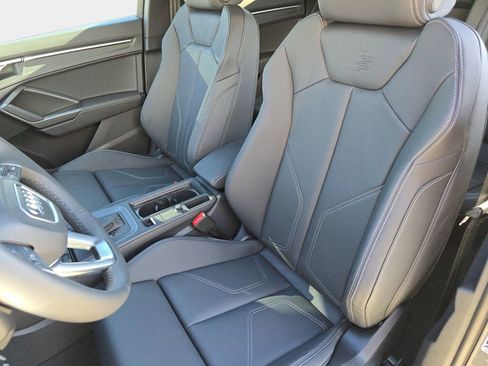 Certified 2025 Audi Q3 2.0T Premium w/ Convenience Package image 15