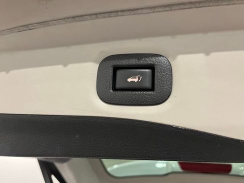Used 2019 Nissan Rogue SV AWD/4WD image 11