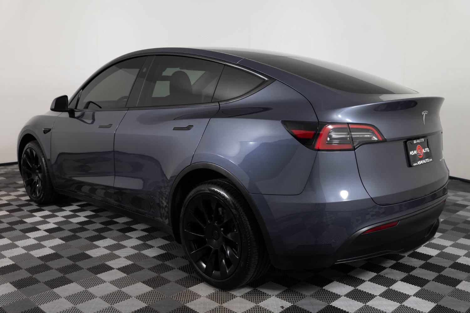 Used 2023 Tesla Model Y Long Range AWD/4WD image 5
