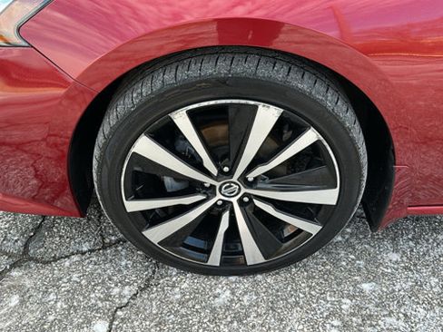 Certified 2020 Nissan Altima 2.5 SR w/ Premium Package image 9