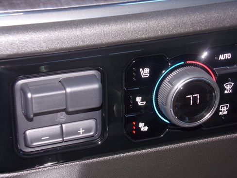 Used 2024 Chevrolet Silverado 3500 LTZ w/ LTZ Premium Package image 29