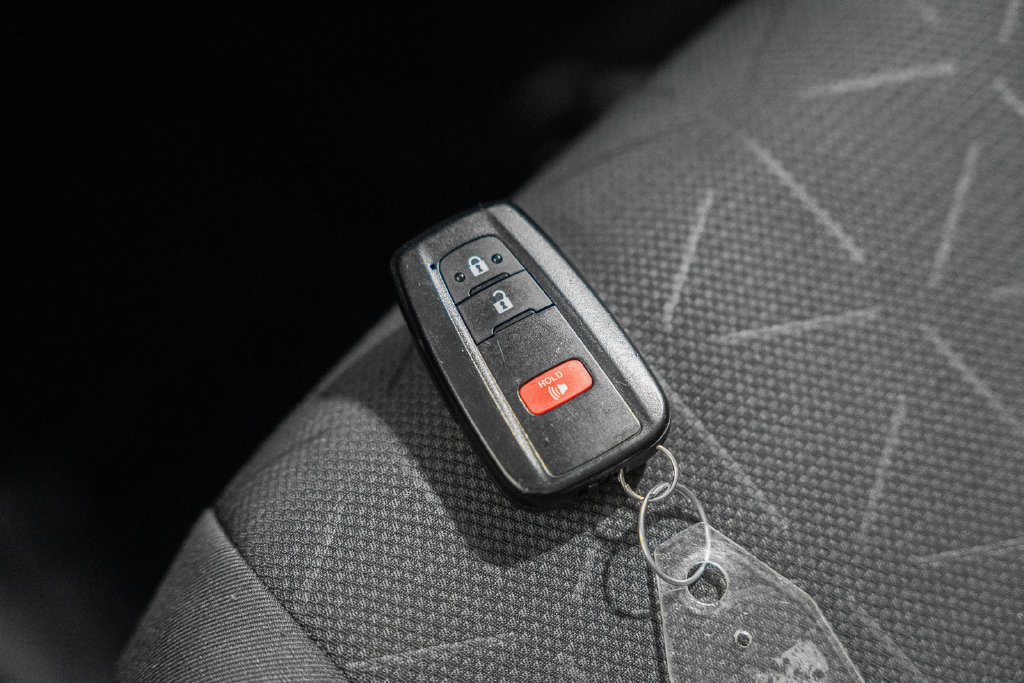 Used 2025 Toyota RAV4 XLE AWD/4WD image 41