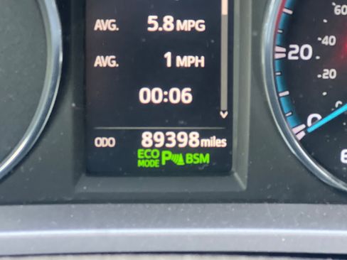 Used 2017 Toyota RAV4 Limited image 22