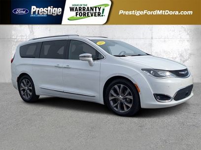 Used 2019 Chrysler Pacifica Limited w/ Tire & Wheel Group