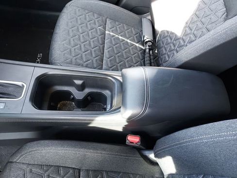 Used 2025 Nissan Kicks SV image 23