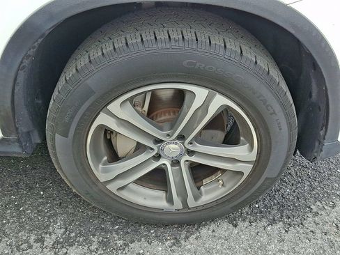 Used 2019 Mercedes-Benz GLC 300 4MATIC image 2