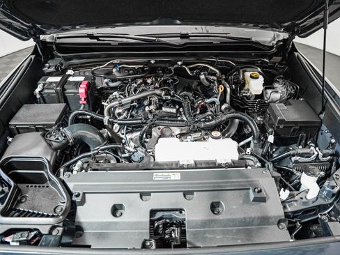 Used 2025 Toyota Tacoma TRD Sport w/ TRD Sport Premium Package image 9