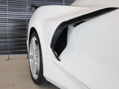 Used 2025 Chevrolet Corvette Stingray Preferred Cpe w/ 2LT RWD image 32
