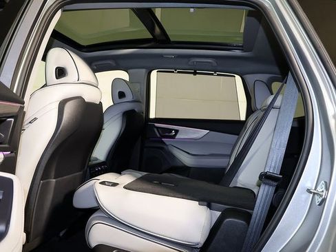 Certified 2023 Acura MDX SH-AWD w/ Advance Package image 15