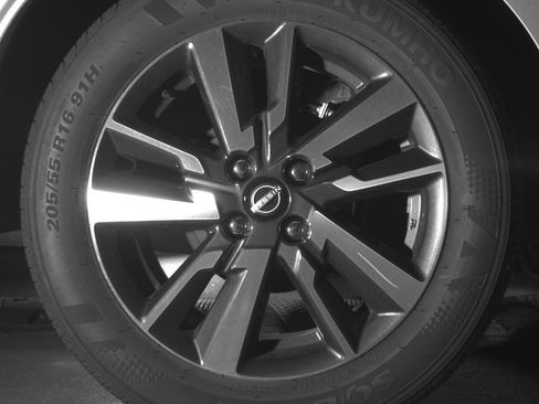 Used 2025 Nissan Versa SV image 15