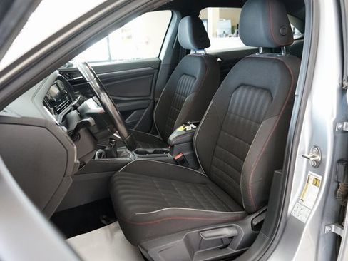 Used 2019 Volkswagen Jetta GLI image 3