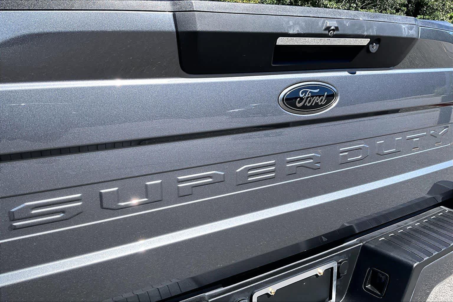 Used 2022 Ford F250 Lariat w/ Black Appearance Package AWD/4WD image 31