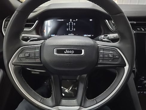 Used 2024 Jeep Grand Cherokee L Laredo AWD/4WD image 18