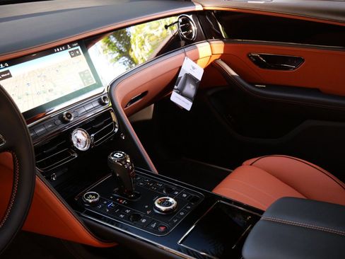 New 2026 Bentley Flying Spur Plug-In Hybrid AWD/4WD image 13