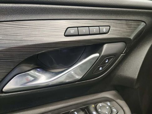 Used 2019 GMC Terrain SLT w/ Preferred Package image 31