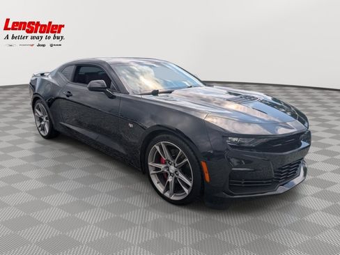 Used 2020 Chevrolet Camaro SS RWD image 7