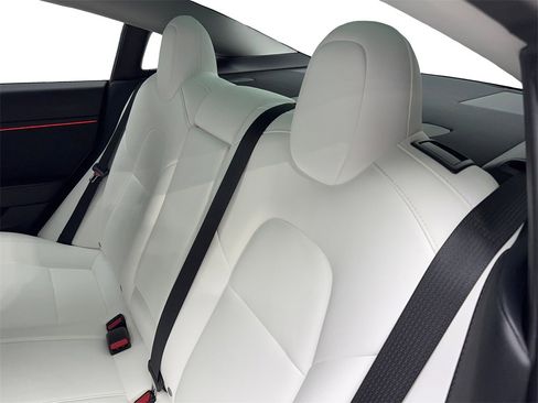 Used 2021 Tesla Model 3 Performance image 33