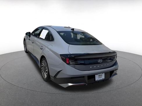 Used 2025 Hyundai Sonata SEL FWD image 4