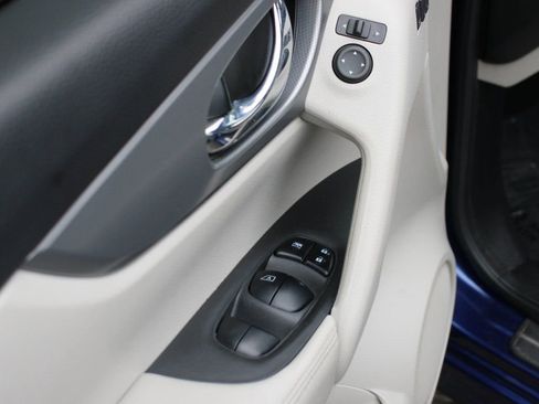 Used 2020 Nissan Rogue Sport SL w/ Premium Package image 15