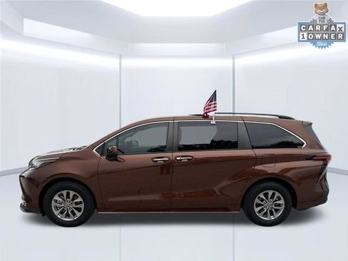 Used 2022 Toyota Sienna XLE FWD image 5